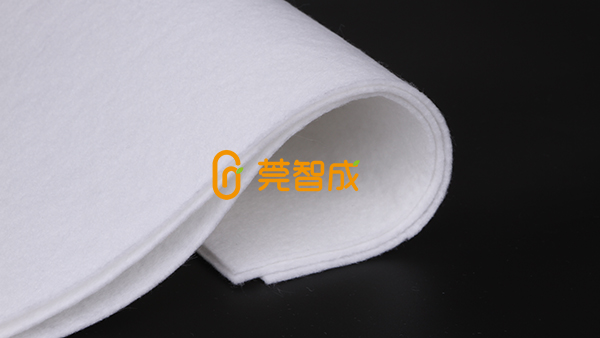 針刺無紡布生產過程中溫度對其性能有什么影響？