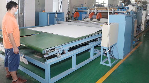 無膠棉生產廠家-表面平整，克重均勻