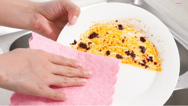 廚房有椰殼抹布，油污也沒什么大不了