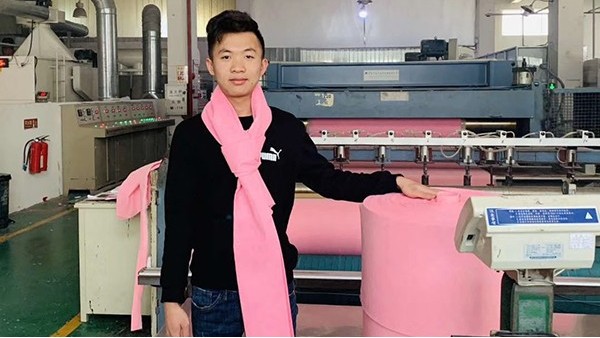 洗必凈椰殼抹布貴一點，但還是很多人選擇它