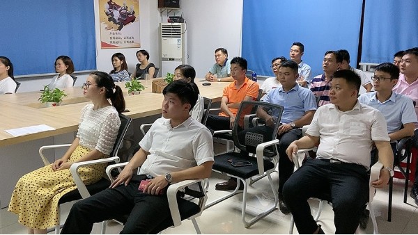 讀書(shū)使人明智-針刺棉廠家讀書(shū)會(huì)