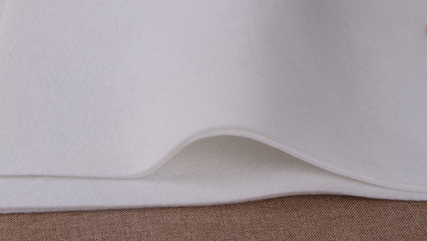 一次性口罩，使用針刺棉無紡布為材料